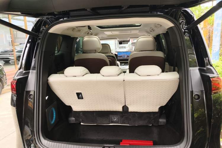 Used BYD Xia 2025 DM-i 1.5T 180km Excellence Model Trunk