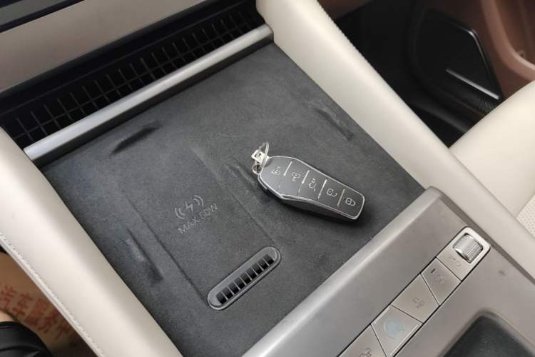 Used BYD Xia 2025 DM-i 1.5T 180km Excellence Model Vehicle Key
