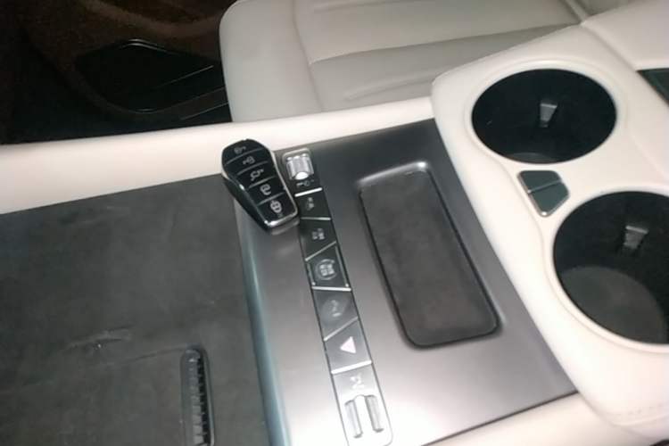 Used BYD Xia 2025 DM-i 1.5T 180km Excellence Model Vehicle Key