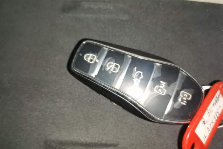 Used BYD Xia 2025 DM-i 1.5T 180km Beyond Edition Vehicle Key