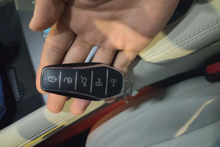 Used BYD Xia 2025 DM-i 1.5T 180km Beyond Edition Vehicle Key