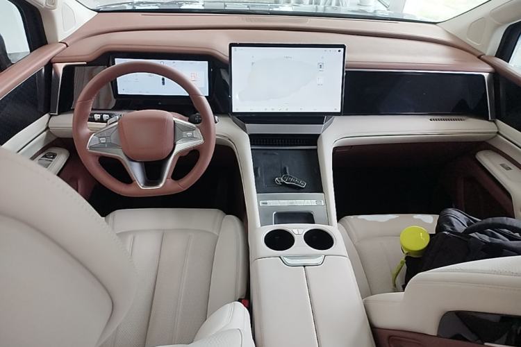 Used BYD Xia 2025 DM-i 1.5T 180km Excellence Model Center Console