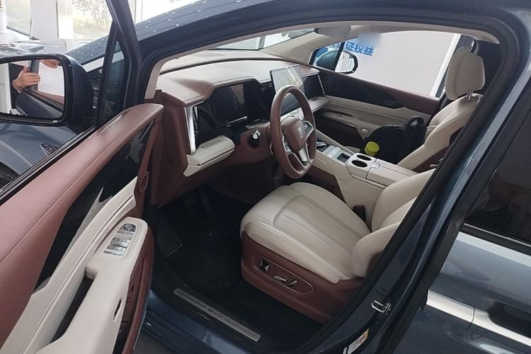 Used BYD Xia 2025 DM-i 1.5T 180km Excellence Model Driver Seat