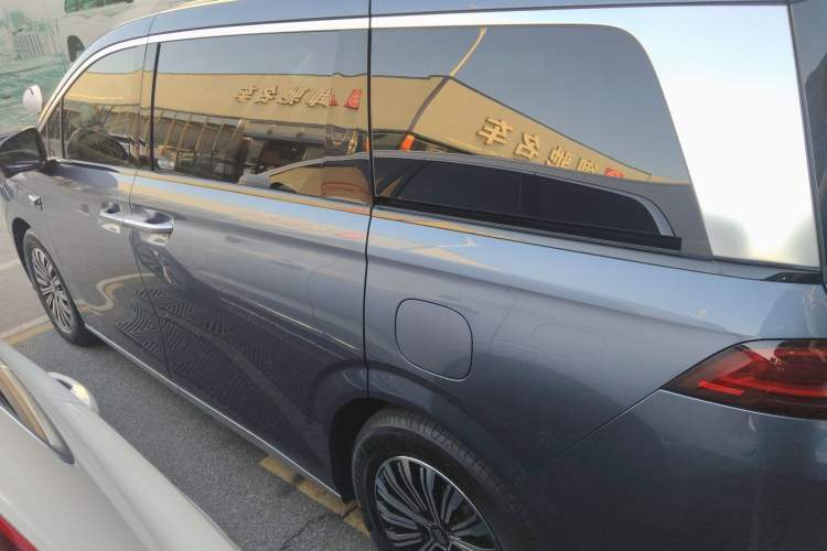 Used BYD Xia 2025 DM-i 1.5T 180km Beyond Edition Exterior 3