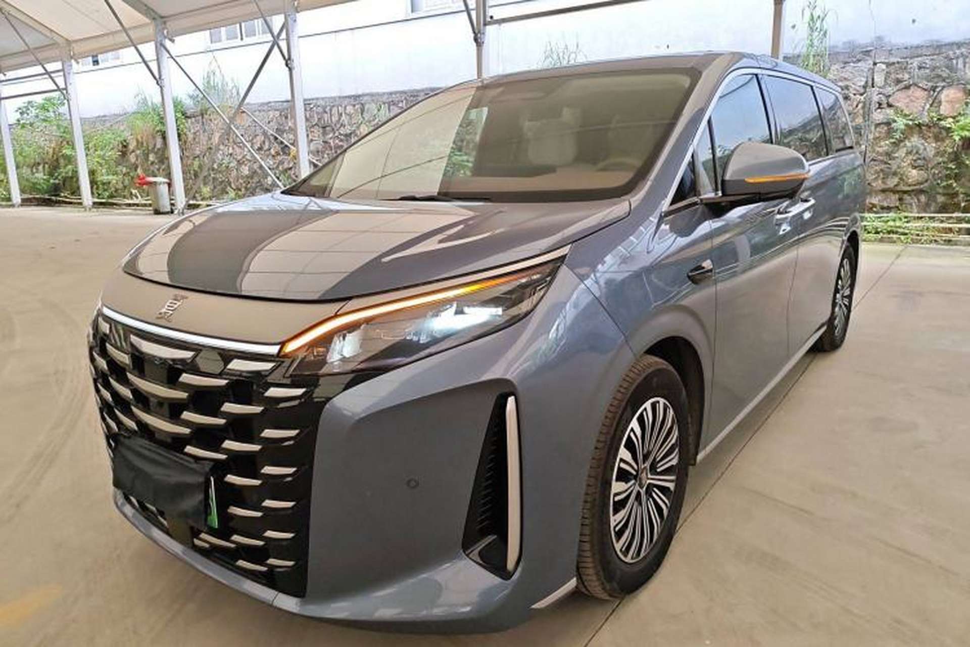 Used BYD Xia 2025 DM-i 1.5T 180km Excellence Model Front Left 45 Deg