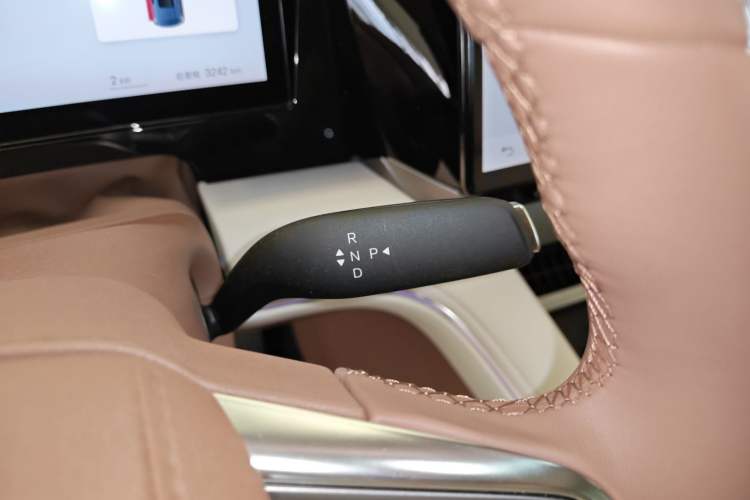 Used BYD Xia 2025 DM-i 1.5T 180km Excellence Model Gear Lever