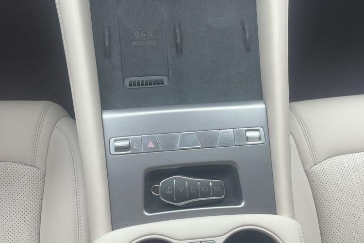 Used BYD Xia 2025 DM-i 1.5T 180km Beyond Edition Gear Lever