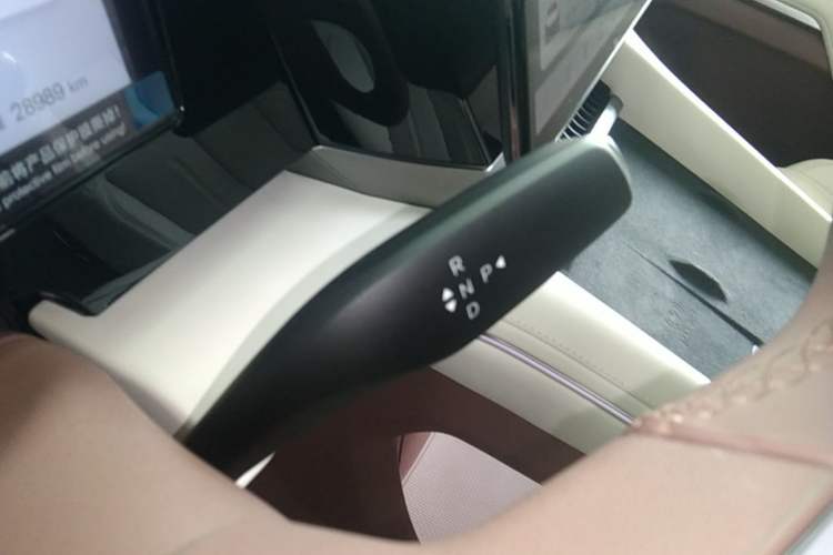 Used BYD Xia 2025 DM-i 1.5T 180km Excellence Model Gear Lever