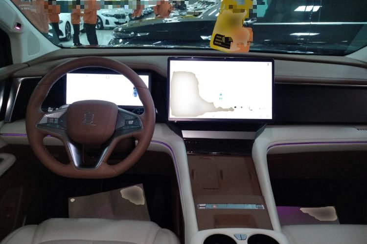 Used BYD Xia 2025 DM-i 1.5T 180km Excellence Model Interior 2