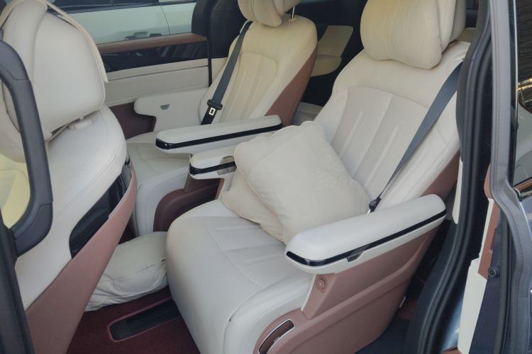 Used BYD Xia 2025 DM-i 1.5T 180km Beyond Edition Interior 4