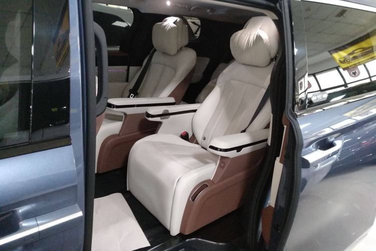 Used BYD Xia 2025 DM-i 1.5T 180km Excellence Model Interior 4