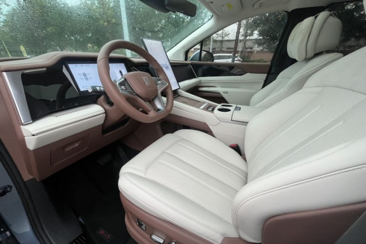 Used BYD Xia 2025 DM-i 1.5T 180km Excellence Model Interior 6