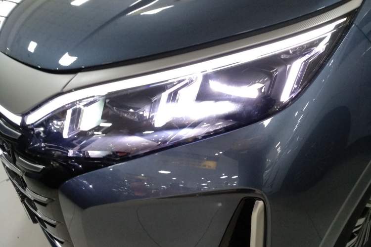 Used BYD Xia 2025 DM-i 1.5T 180km Excellence Model Left Front Headlight