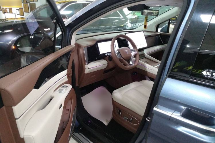 Used BYD Xia 2025 DM-i 1.5T 180km Excellence Model Left Front Seat