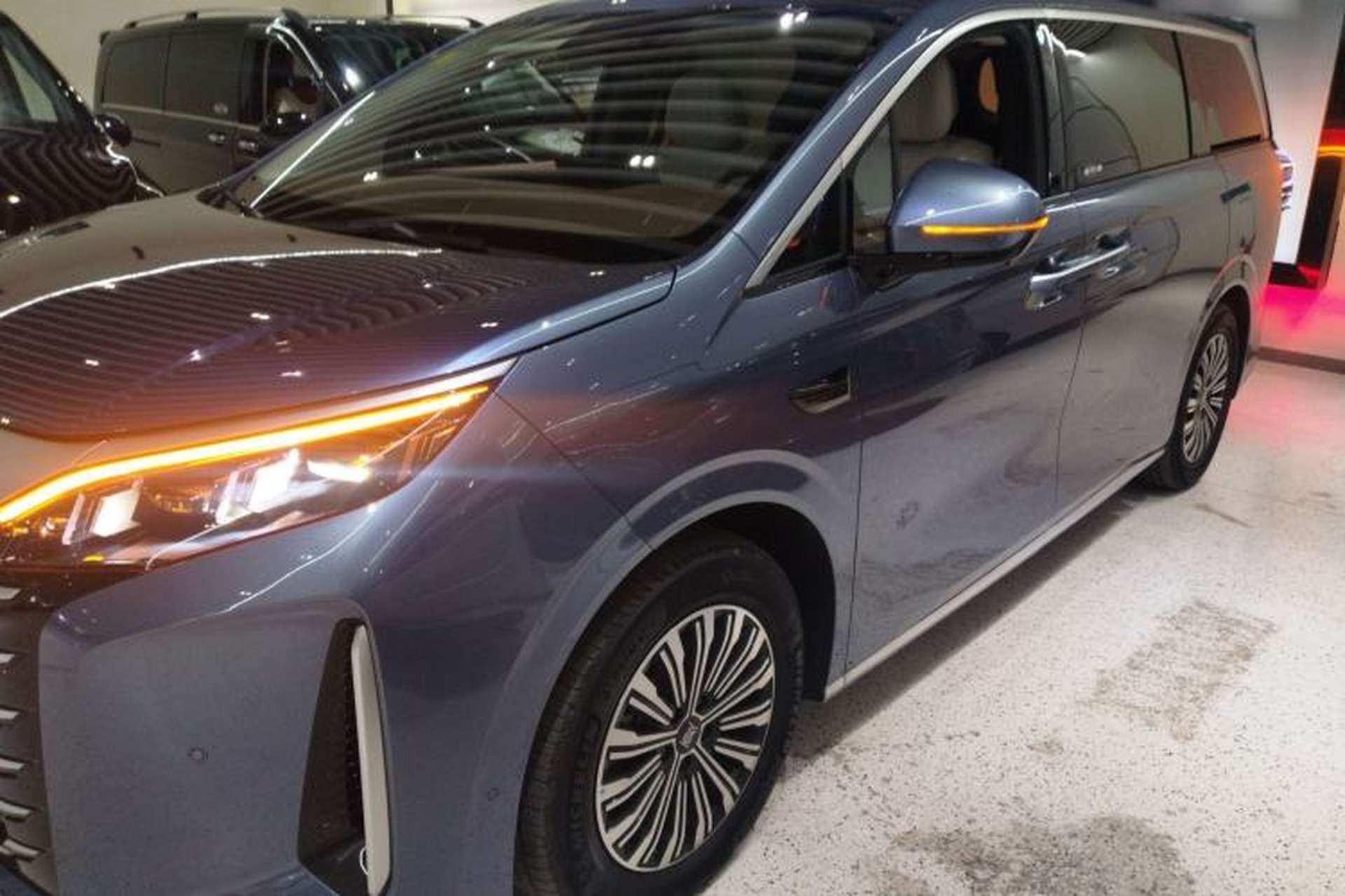 Used BYD Xia 2025 DM-i 1.5T 180km Beyond Edition Left Side