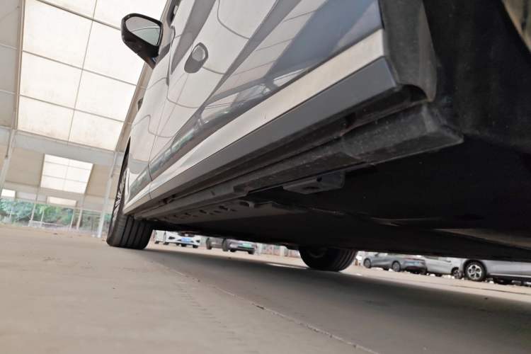 Used BYD Xia 2025 DM-i 1.5T 180km Excellence Model Left Side Sill