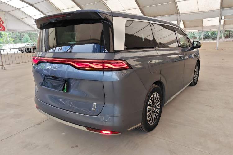 Used BYD Xia 2025 DM-i 1.5T 180km Excellence Model Rear Right 45 Deg