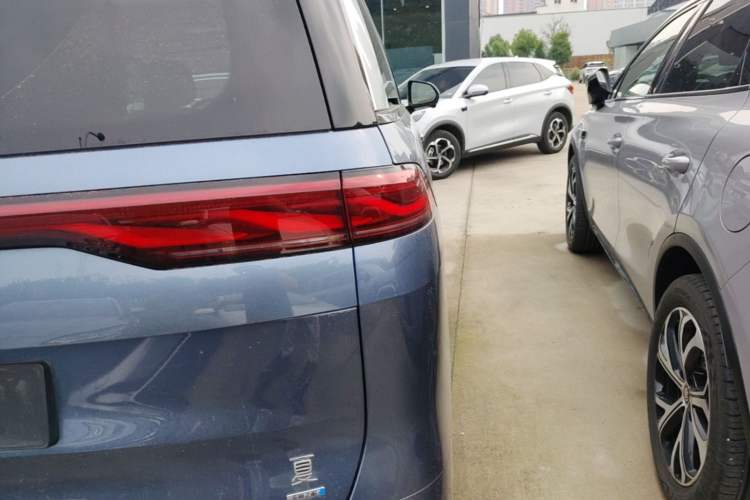 Used BYD Xia 2025 DM-i 1.5T 180km Beyond Edition Right Rear Taillight