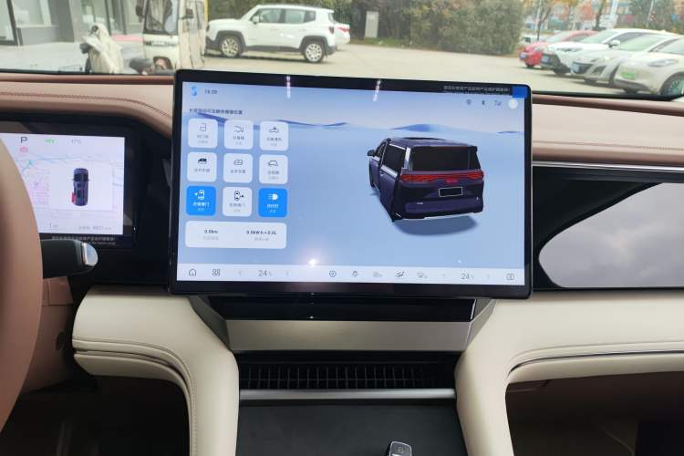 Used BYD Xia 2025 DM-i 1.5T 100km Leading Model Audio And AC Panel
