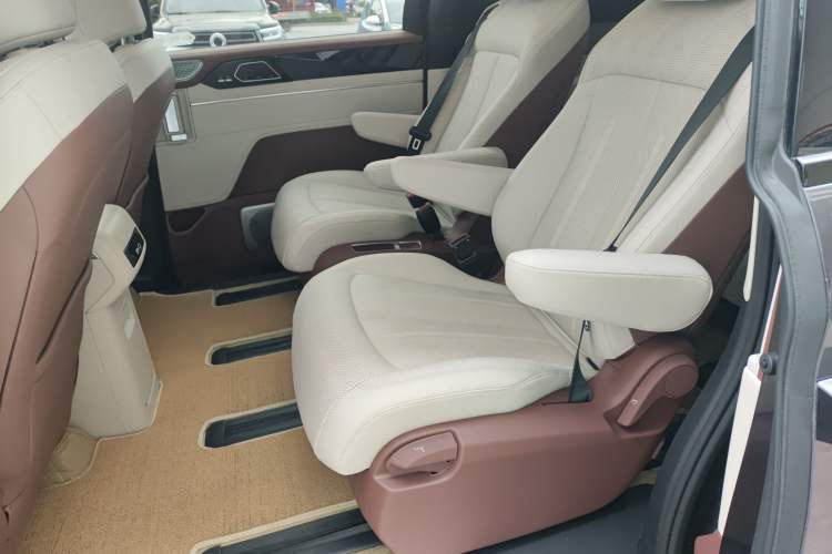 Used BYD Xia 2025 DM-i 1.5T 100km Leading Model Interior 4