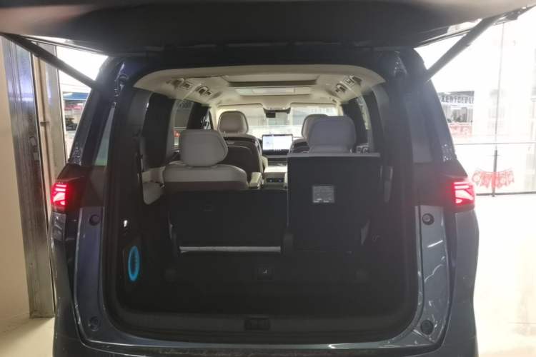 Used BYD Xia 2025 DM-i 1.5T 180km Excellence Model Trunk