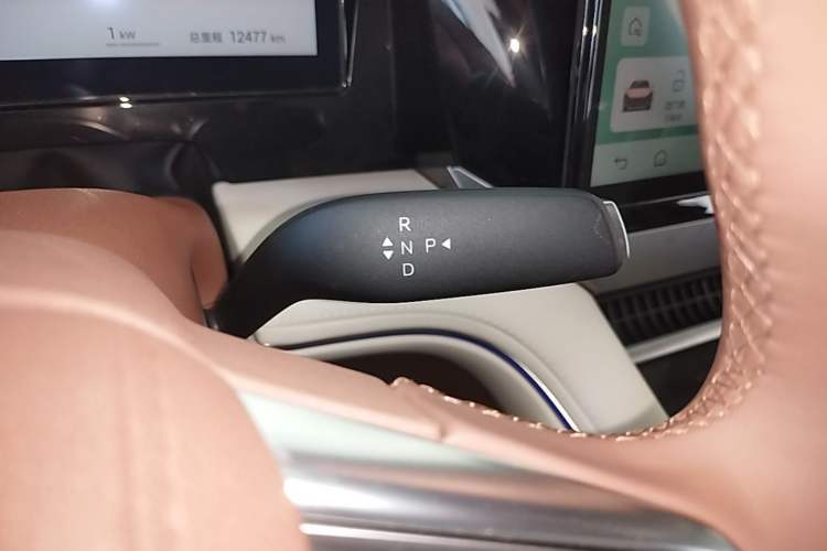 Used BYD Xia 2025 DM-i 1.5T 180km Excellence Model Gear Lever