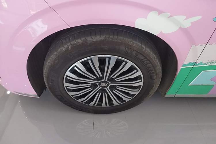 Used BYD Xia 2025 DM-i 1.5T 180km Excellence Model Left Front Wheel Hub