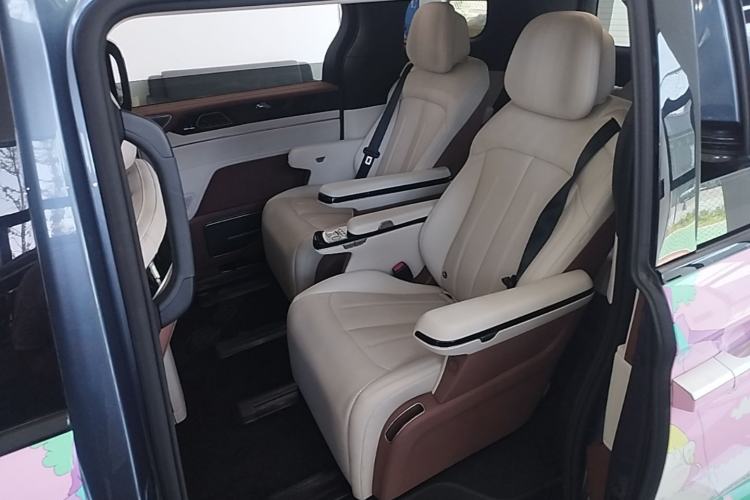 Used BYD Xia 2025 DM-i 1.5T 180km Excellence Model Left Rear Seat