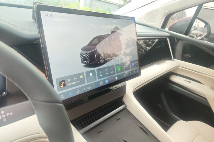 Used BYD Xia 2025 DM-i 1.5T 180km Excellence Model Audio And AC Panel