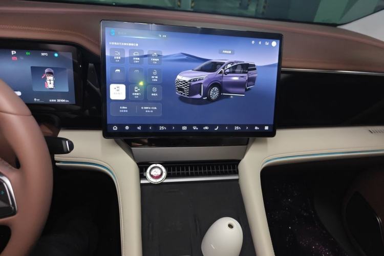 Used BYD Xia 2025 DM-i 1.5T 100km Supreme Edition Audio And AC Panel