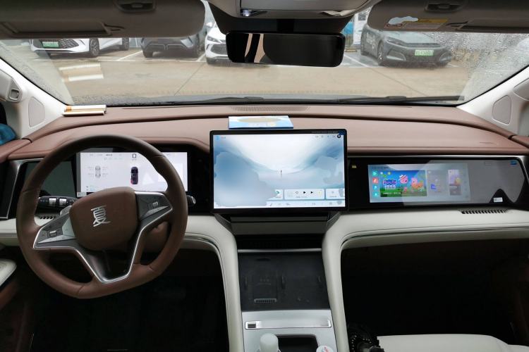 Used BYD Xia 2025 DM-i 1.5T 180km Excellence Model Center Console