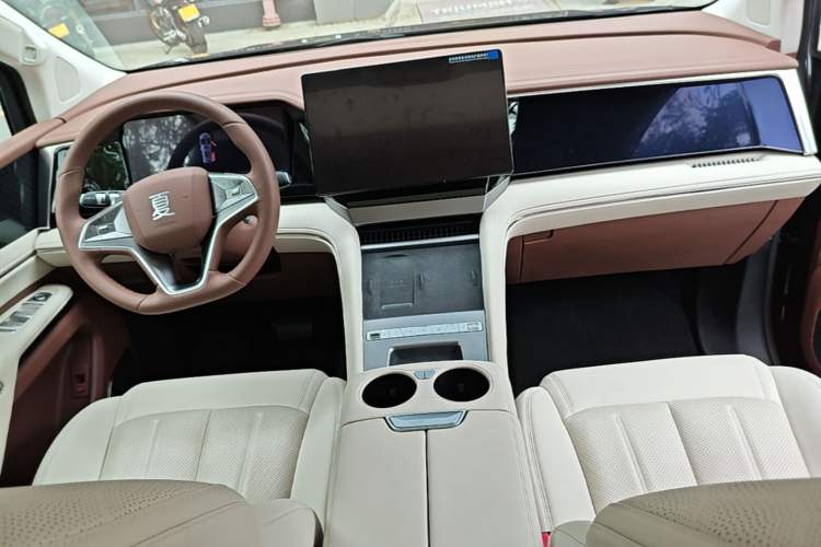 Used BYD Xia 2025 DM-i 1.5T 180km Excellence Model Center Console