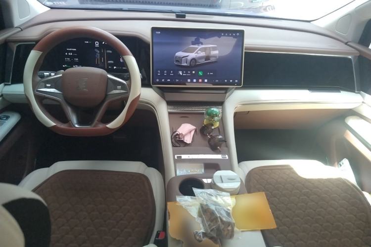 Used BYD Xia 2025 DM-i 1.5T 180km Excellence Model Center Console