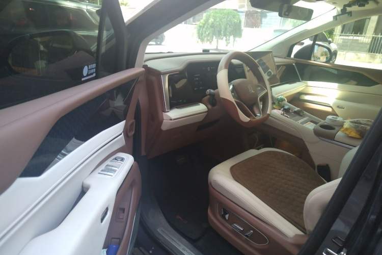Used BYD Xia 2025 DM-i 1.5T 180km Excellence Model Driver Seat