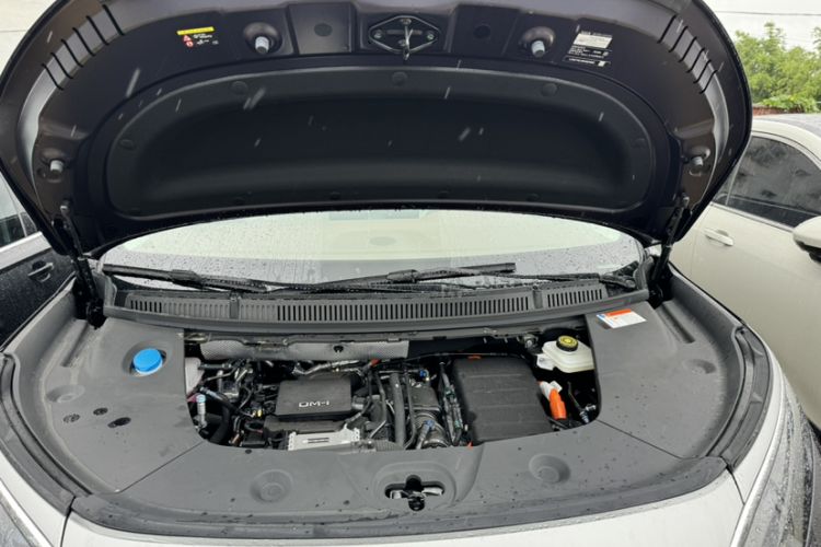Used BYD Xia 2025 DM-i 1.5T 180km Beyond Edition Engine Bay