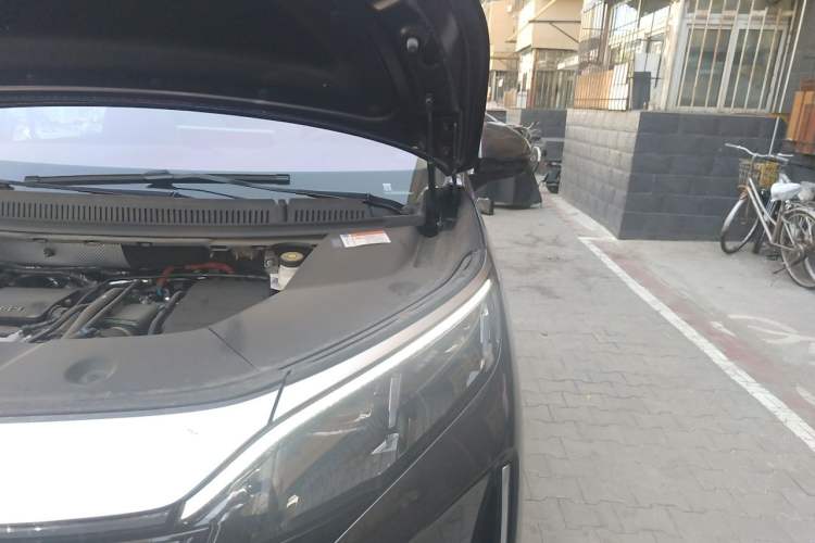 Used BYD Xia 2025 DM-i 1.5T 180km Excellence Model Engine Bay Left