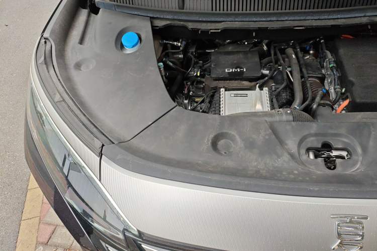 Used BYD Xia 2025 DM-i 1.5T 180km Beyond Edition Engine Bay Right