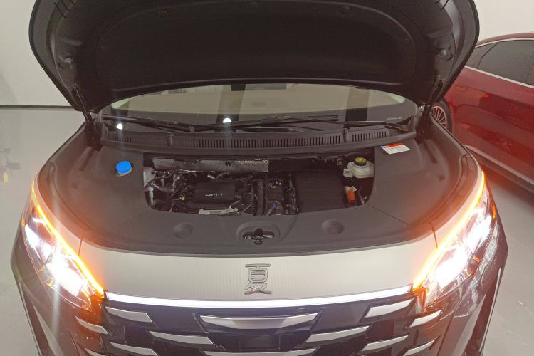 Used BYD Xia 2025 DM-i 1.5T 180km Excellence Model Engine Bay