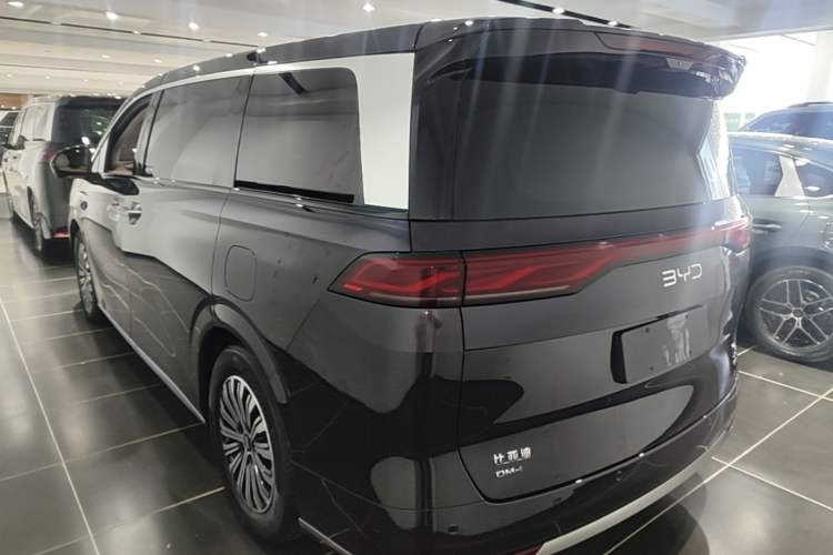 Used BYD Xia 2025 DM-i 1.5T 180km Excellence Model Exterior 2