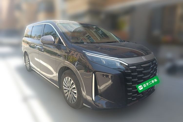 Used BYD Xia 2025 DM-i 1.5T 180km Excellence Model Front Right 45 Deg