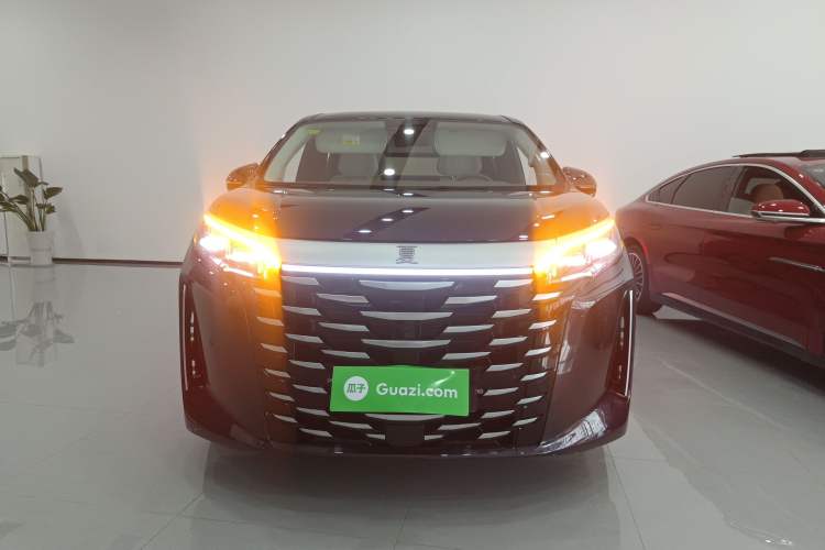 Used BYD Xia 2025 DM-i 1.5T 180km Excellence Model Front