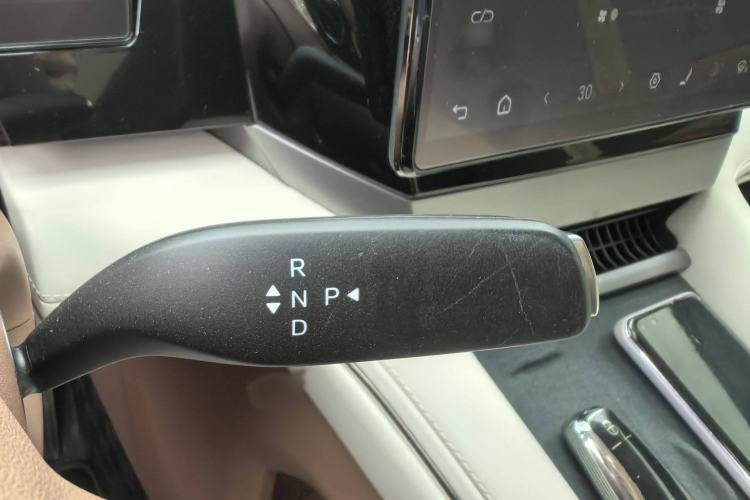 Used BYD Xia 2025 DM-i 1.5T 180km Excellence Model Gear Lever