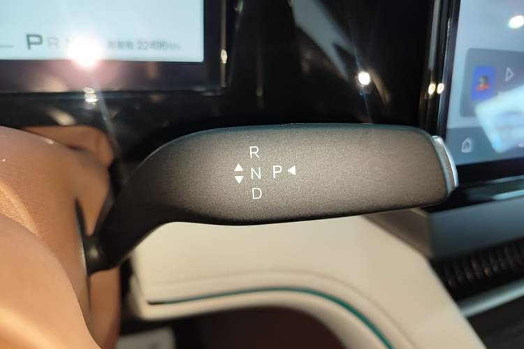 Used BYD Xia 2025 DM-i 1.5T 180km Excellence Model Gear Lever