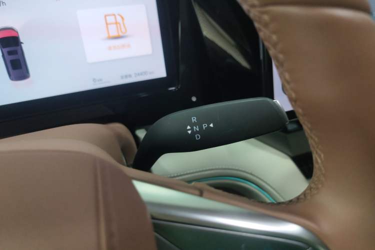 Used BYD Xia 2025 DM-i 1.5T 180km Excellence Model Gear Lever