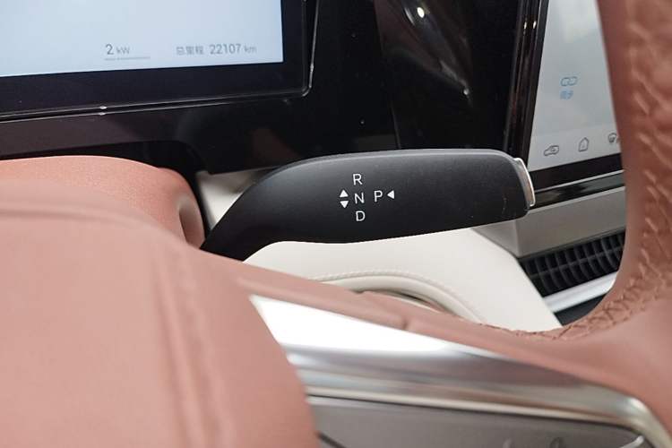 Used BYD Xia 2025 DM-i 1.5T 180km Excellence Model Gear Lever