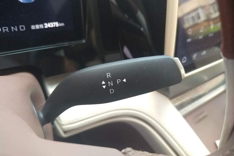 Used BYD Xia 2025 DM-i 1.5T 180km Excellence Model Gear Lever