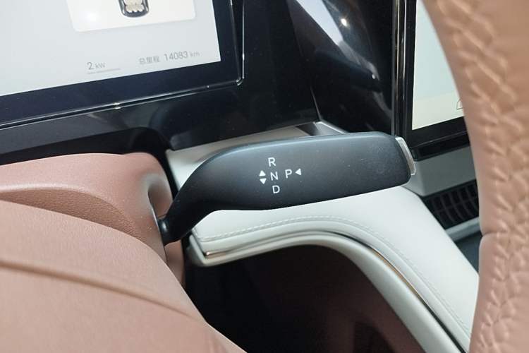 Used BYD Xia 2025 DM-i 1.5T 180km Excellence Model Gear Lever