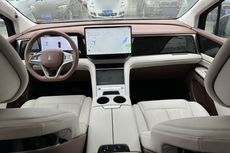 Used BYD Xia 2025 DM-i 1.5T 180km Beyond Edition Interior 1