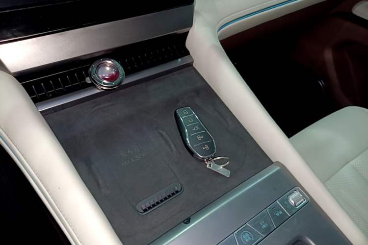 Used BYD Xia 2025 DM-i 1.5T 100km Supreme Edition Interior 1