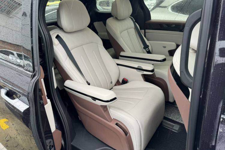 Used BYD Xia 2025 DM-i 1.5T 180km Beyond Edition Interior 11